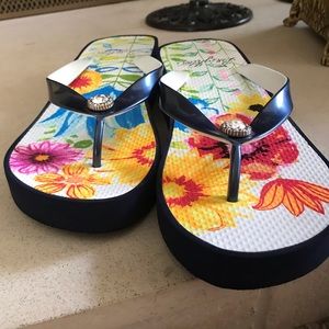 NWOT Brighton flip flop sandals